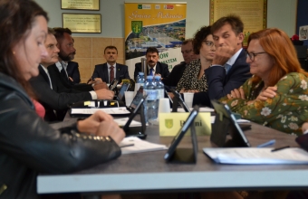 Posel, wojt i radni podczas XXXI sesji rady gminy