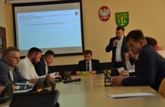 Wójt i Radni gminy na sesji
